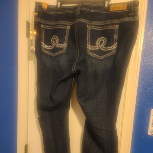 Seven7 Luxe Jeans Plus 24W Bling Thick Stitching